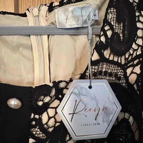 NWT Long Sleeve Lace Dress With Pearl Buttons‎ Size Large - Picture 7 of 9